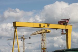 Die Befürchtungen nehmen zu, als Harland & Wolff sich an die Regierung wendet und den Schiffsvertrag mit der Royal Navy riskiert